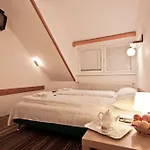 Nika Praha