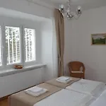 Nika Praha