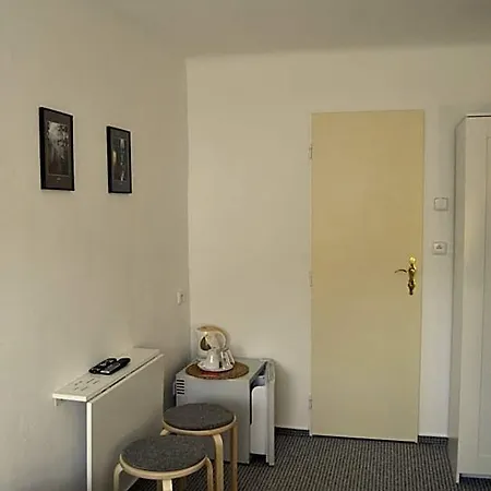 Nika Konukevi 3*