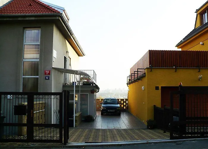 Nika Guest house